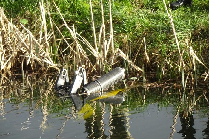 Gedumpte motor aangetroffen in water