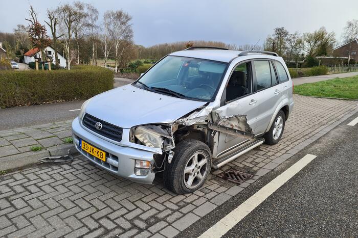 Veel schade bij ongeval tussen vier voertuigen