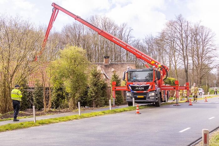 Brand in schoorsteen van vrijstaande woning
