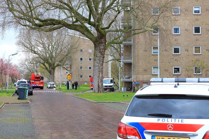 Verdieping flatgebouw ontruimd door brand