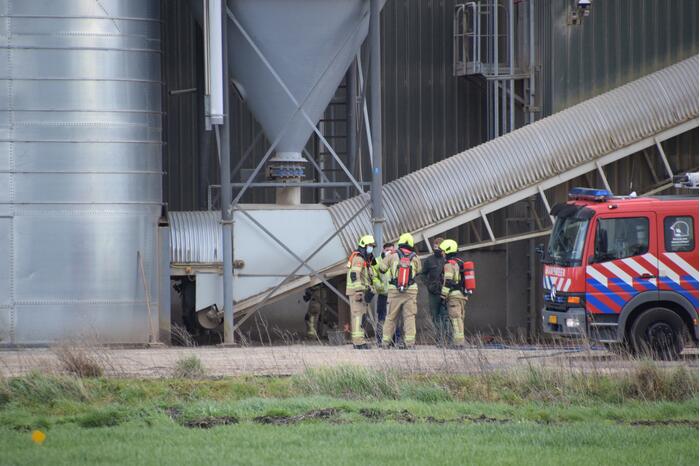 Veel rookontwikkeling bij brand in houtbedrijf