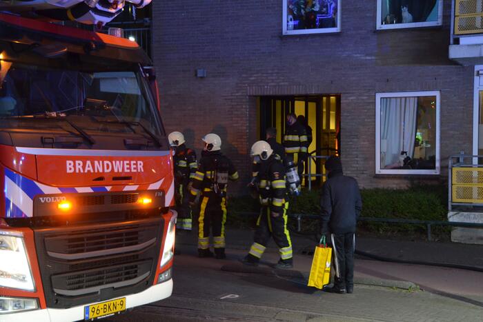 Flat ontruimd na rookontwikkeling in kelder