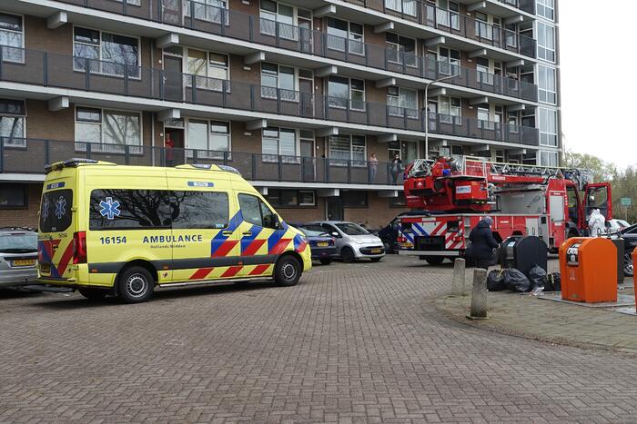 Traumahelikopter landt bij CVV De Jodan Boys