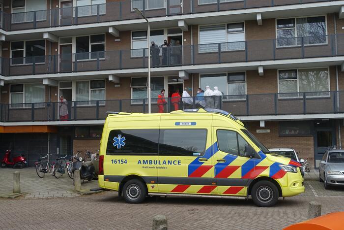 Traumahelikopter landt bij CVV De Jodan Boys