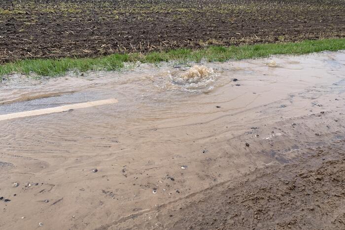 Waterleiding gesprongen in buitengebied