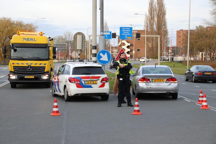 Veel schade na kop-staart botsing tussen twee personenauto