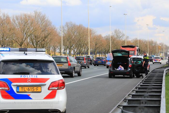 Grote zoekactie naar gevluchte mannen