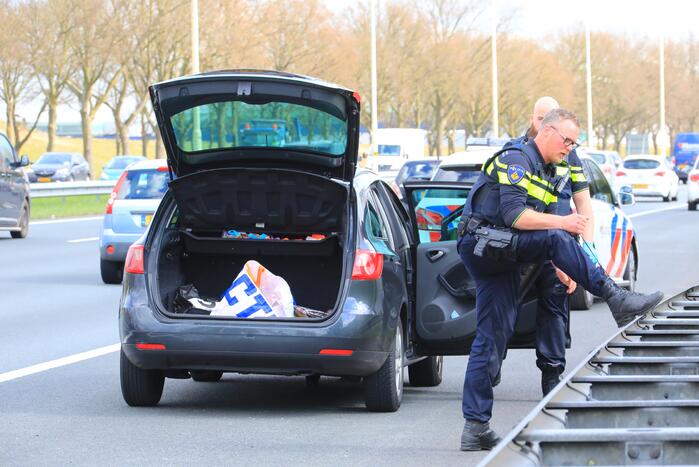 Grote zoekactie naar gevluchte mannen