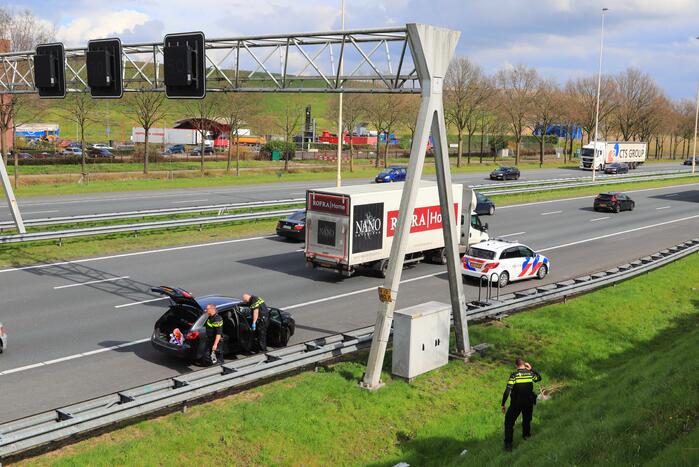 Grote zoekactie naar gevluchte mannen