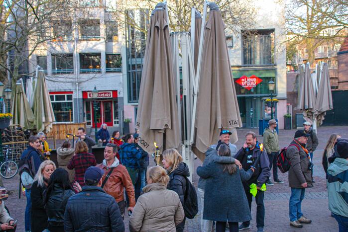 Fakkeltocht tegen coronabeleid en voor het vertrek van Mark Rutte