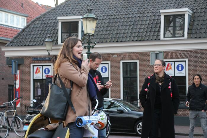 Fakkeltocht tegen coronabeleid en voor het vertrek van Mark Rutte