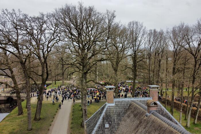 Demonstratie Kasteel Groeneveld tegen coronabeleid