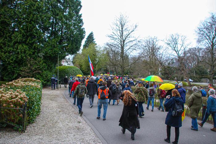 Demonstratie Kasteel Groeneveld tegen coronabeleid