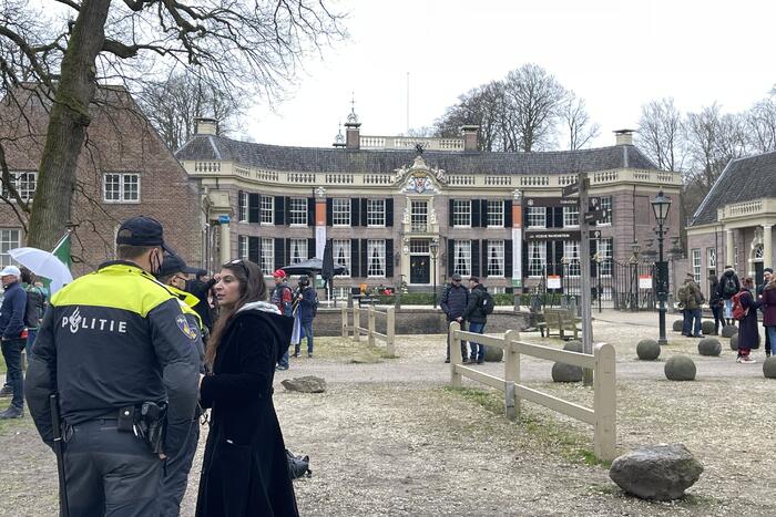 Demonstratie Kasteel Groeneveld tegen coronabeleid