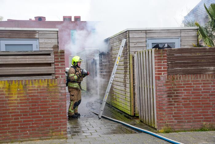 Uitslaande brand in schuur