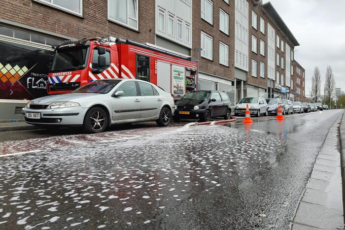 Brandweer pompt volgelopen kelder leeg