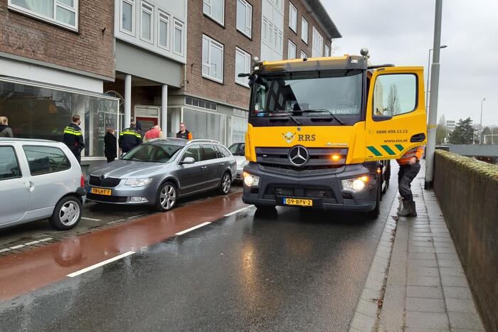 Brandweer pompt volgelopen kelder leeg