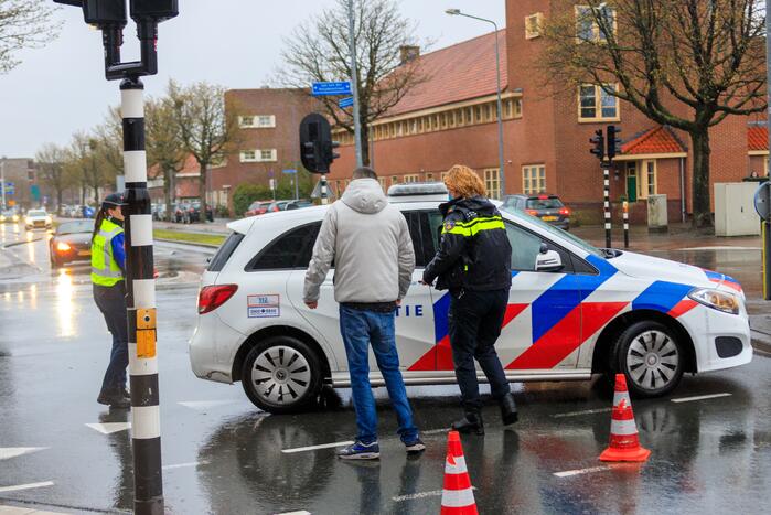 E-biker ernstig gewond bij aanrijding met auto