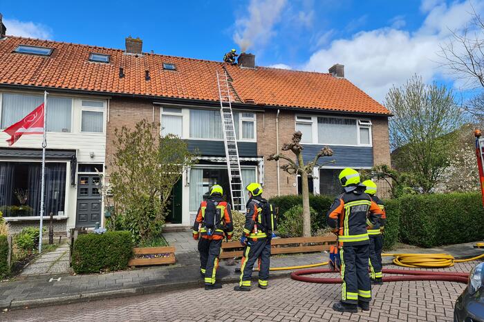 Veel rook bij brand in schoorsteen