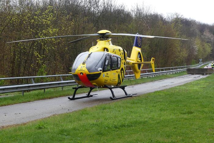 Meerdere hulpdiensten ingezet voor ongeluk met personenauto