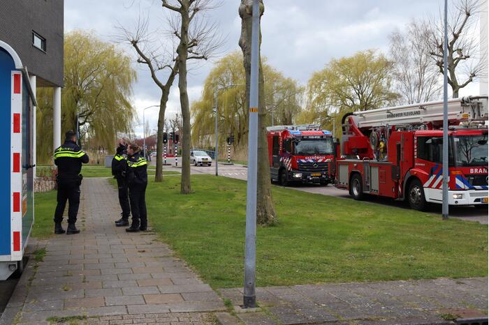 Brandweer ventileert woning na keukenbrand