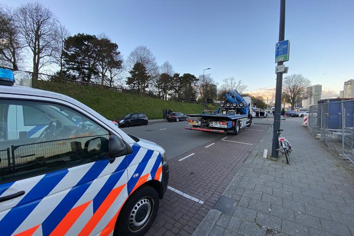 #Rotterdam Meerdere gewonden na ongeval tussen voertuigen Parkkade Rotterdam.