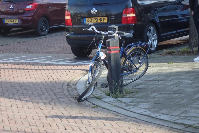 Jonge fietser aangereden door auto