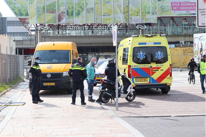 Voetganger gewond door aanrijding met scooterrijder