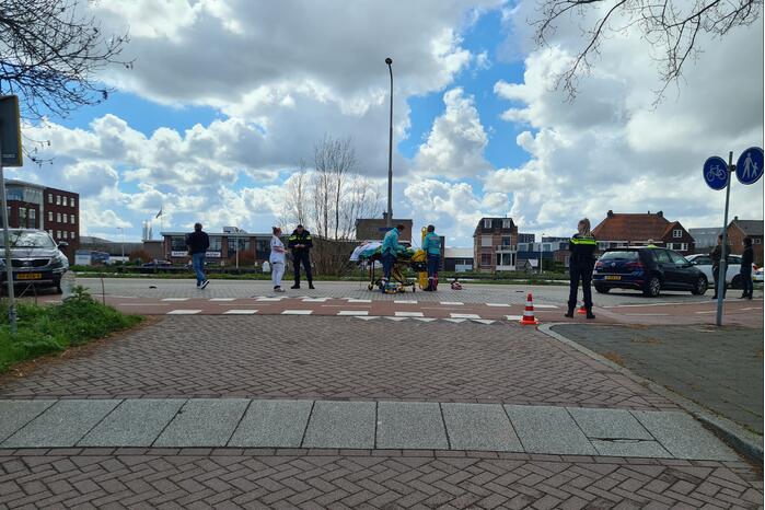Scooterrijdster gewond bij botsing met auto