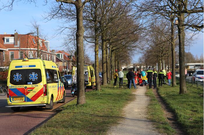 Traumahelikopter landt voor gewonde paardrijdster