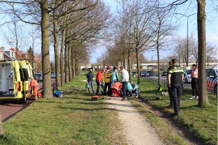 Traumahelikopter landt voor gewonde paardrijdster