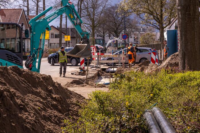 Waterleiding opengebarsten bij werkzaamheden