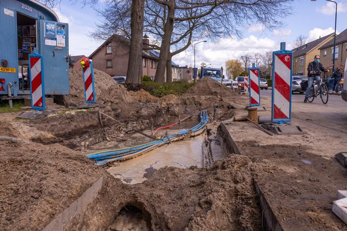 Waterleiding opengebarsten bij werkzaamheden