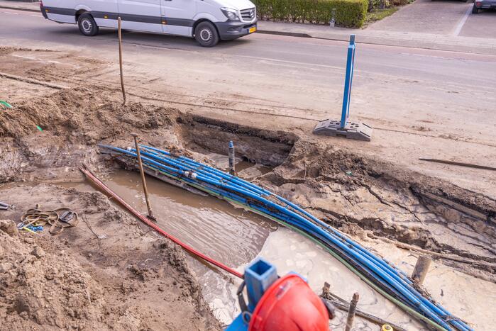 Waterleiding opengebarsten bij werkzaamheden