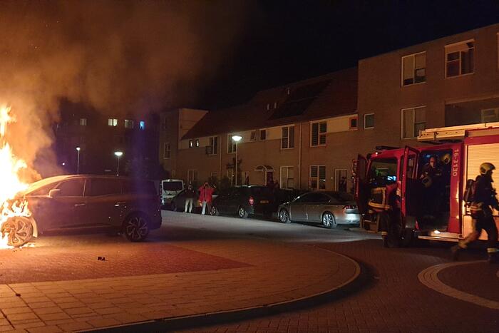 Auto gaat in vlammen op