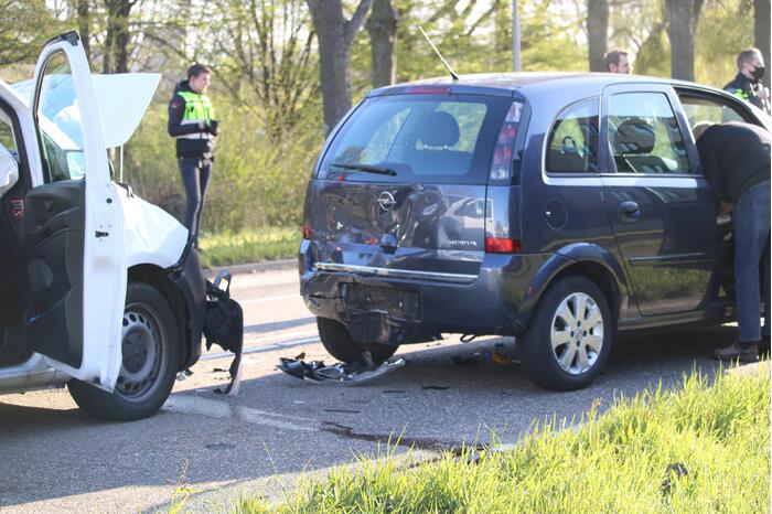 Taxibus met kinderen betrokken bij ongeluk