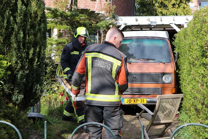 Persoon gewond bij brand in garage
