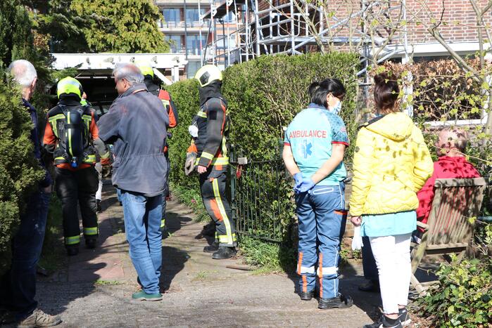 Persoon gewond bij brand in garage