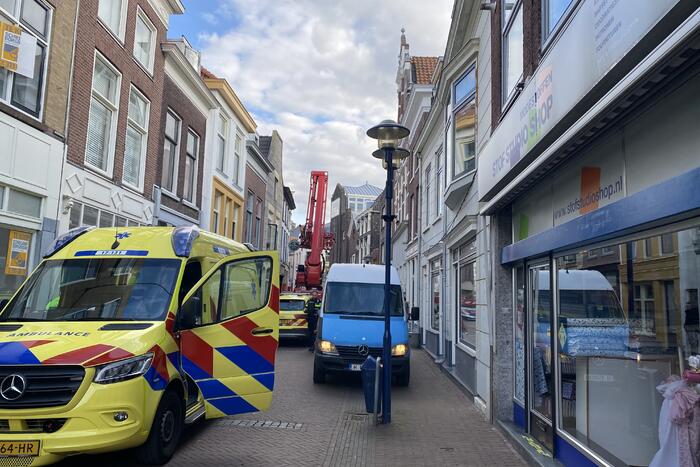 Persoon gewond na steekincident in woning