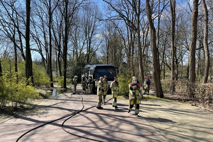 Toeringcar zwaar beschadigd door brand