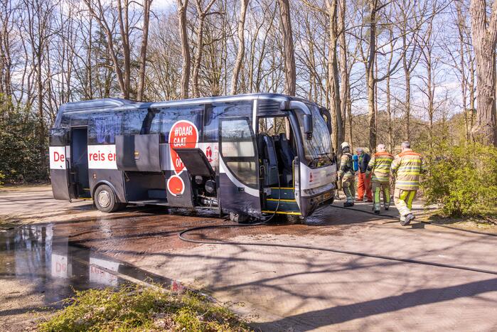 Toeringcar zwaar beschadigd door brand