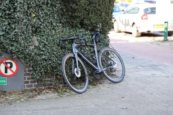 Fietser gewond bij botsing met auto