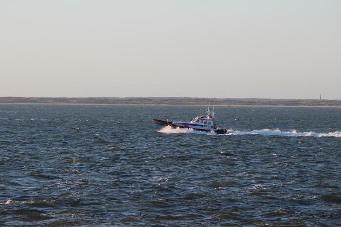 Vaarverkeer stilgelegd door zoekactie naar persoon in water