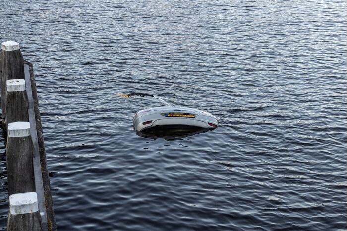 Auto kopje onder door vergeten handrem