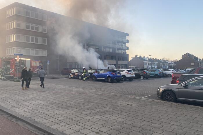Auto volledig verwoest door brand