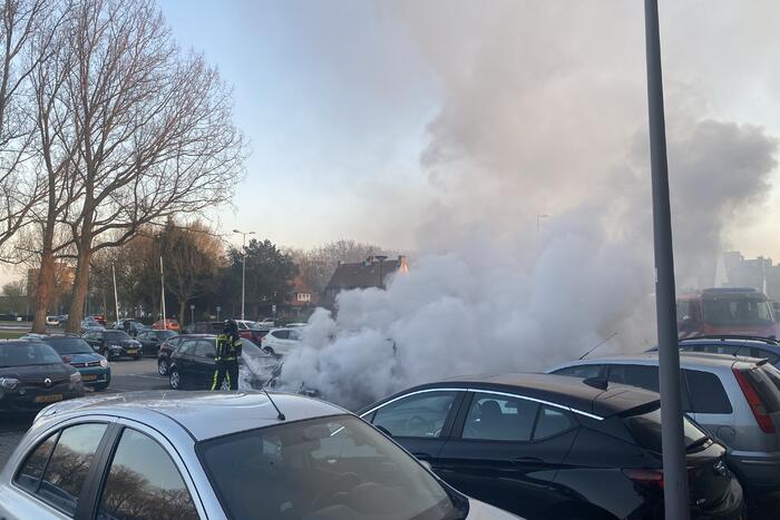 Auto volledig verwoest door brand