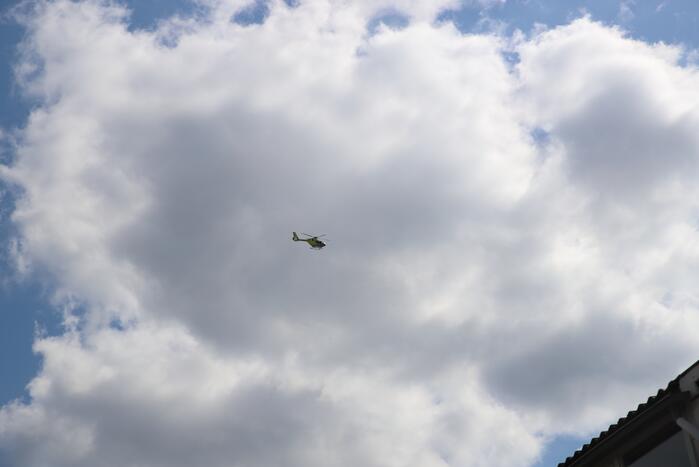 Traumahelikopter landt in tuin voor incident