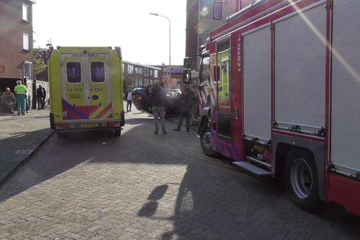 Auto slaat over de kop