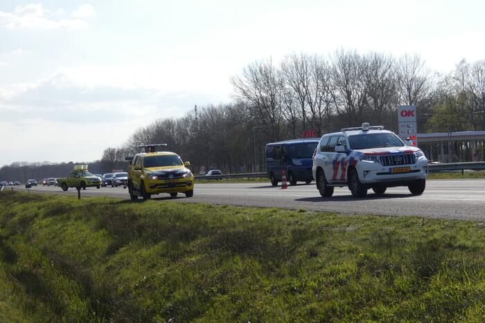Auto verliest wiel bij ongeval