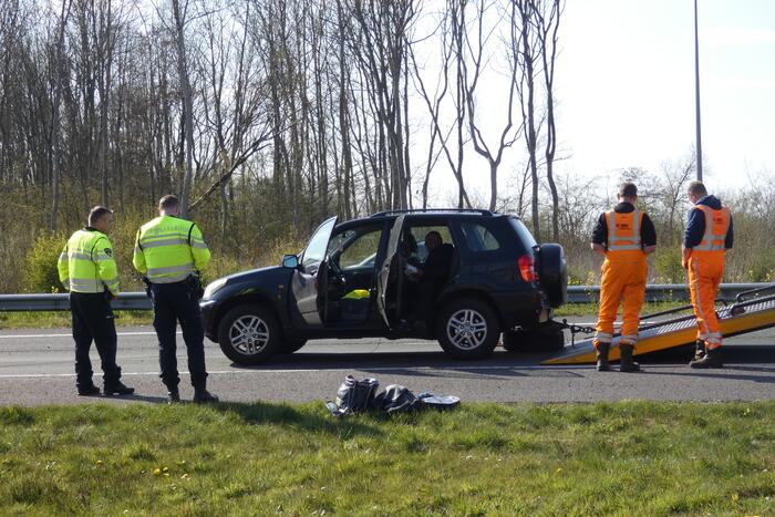Auto verliest wiel bij ongeval